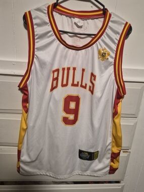 Kick10 Chicago Bulls #9 Vooch Men's White & Red Large Like New